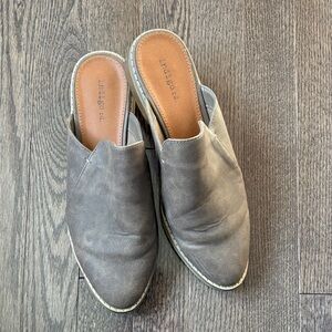 Indigo Women's Elegant Gray Mules